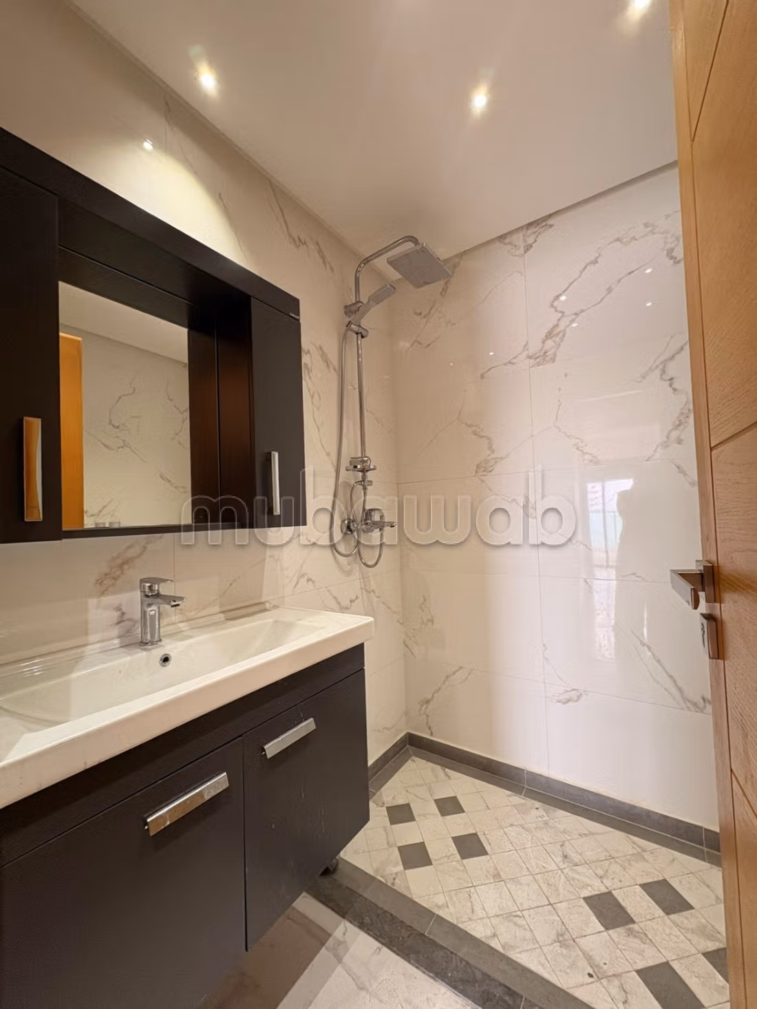 À VENDRE appartement spacieux dans quartier tres r — 3