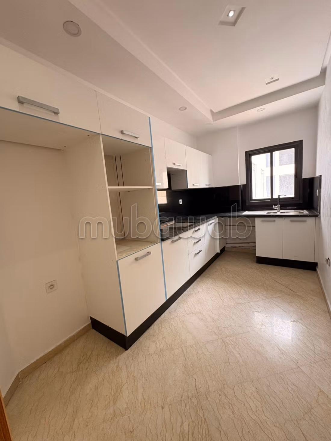 À VENDRE appartement spacieux dans quartier tres r — 6