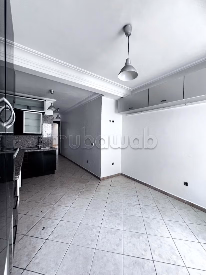 Superbe appartement à vendre à Maârif. 3 chambres. Salon traditionnel marocain, résidence sécurisée
