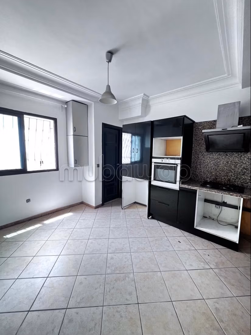 Superbe appartement à vendre à Maârif. 3 chambres. Salon traditionnel marocain, résidence sécurisée