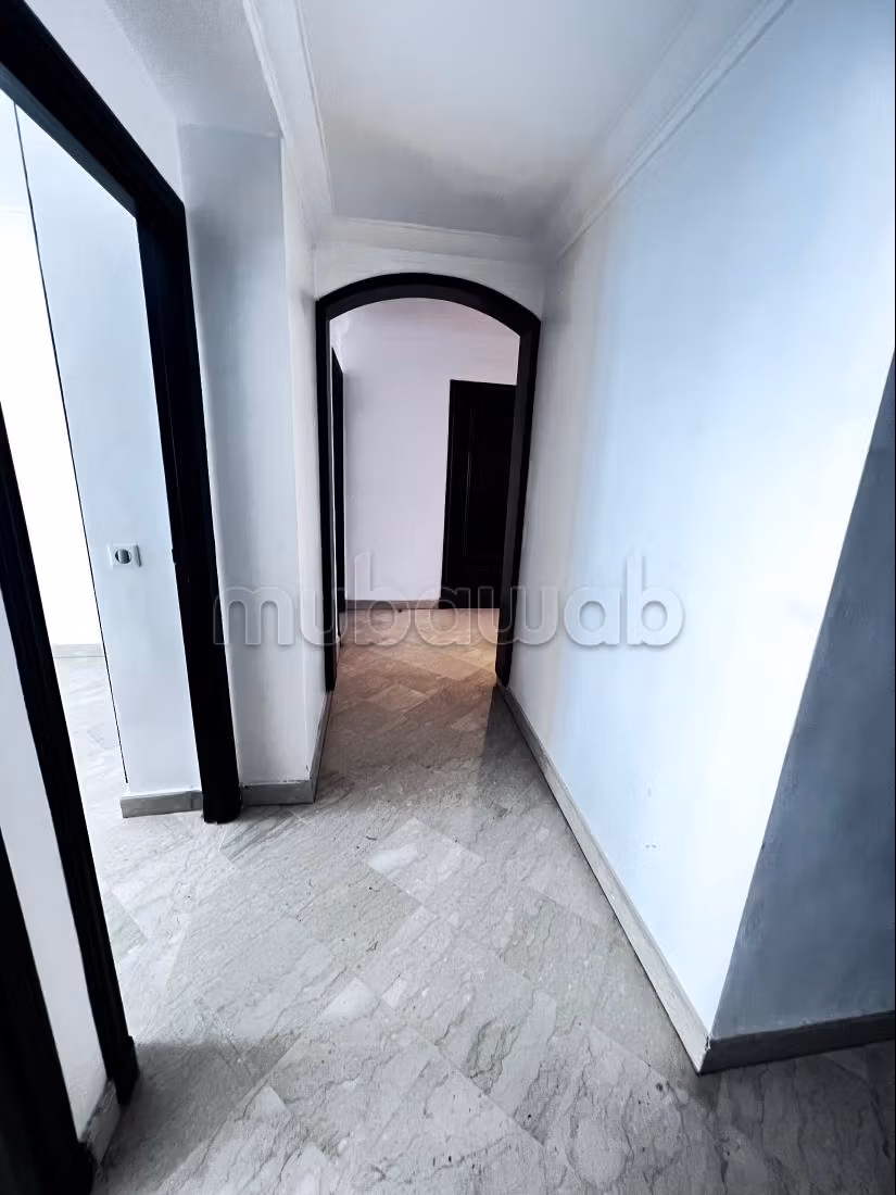 Superbe appartement à vendre à Maârif. 3 chambres. Salon traditionnel marocain, résidence sécurisée