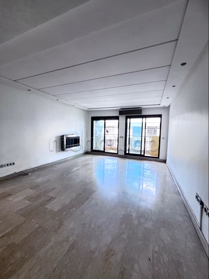 Superbe appartement à vendre à Maârif. 3 chambres. Salon traditionnel marocain, résidence sécurisée