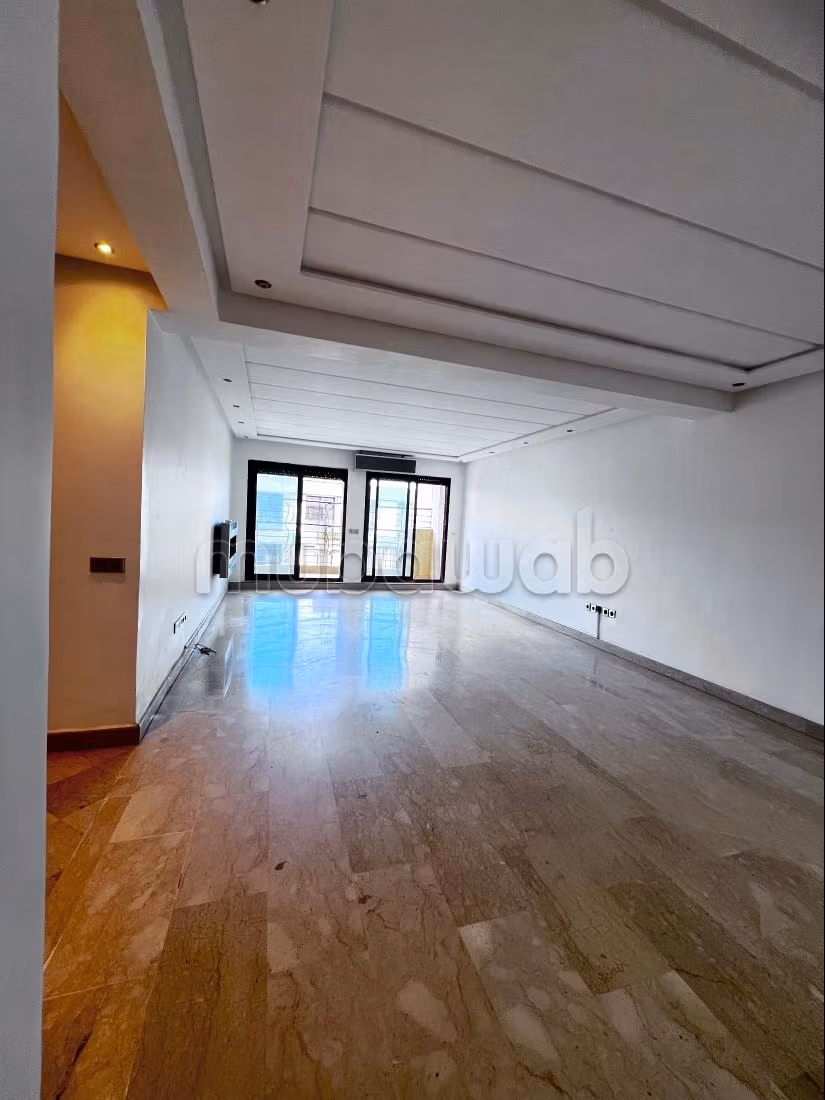 Superbe appartement à vendre à Maârif. 3 chambres. Salon traditionnel marocain, résidence sécurisée