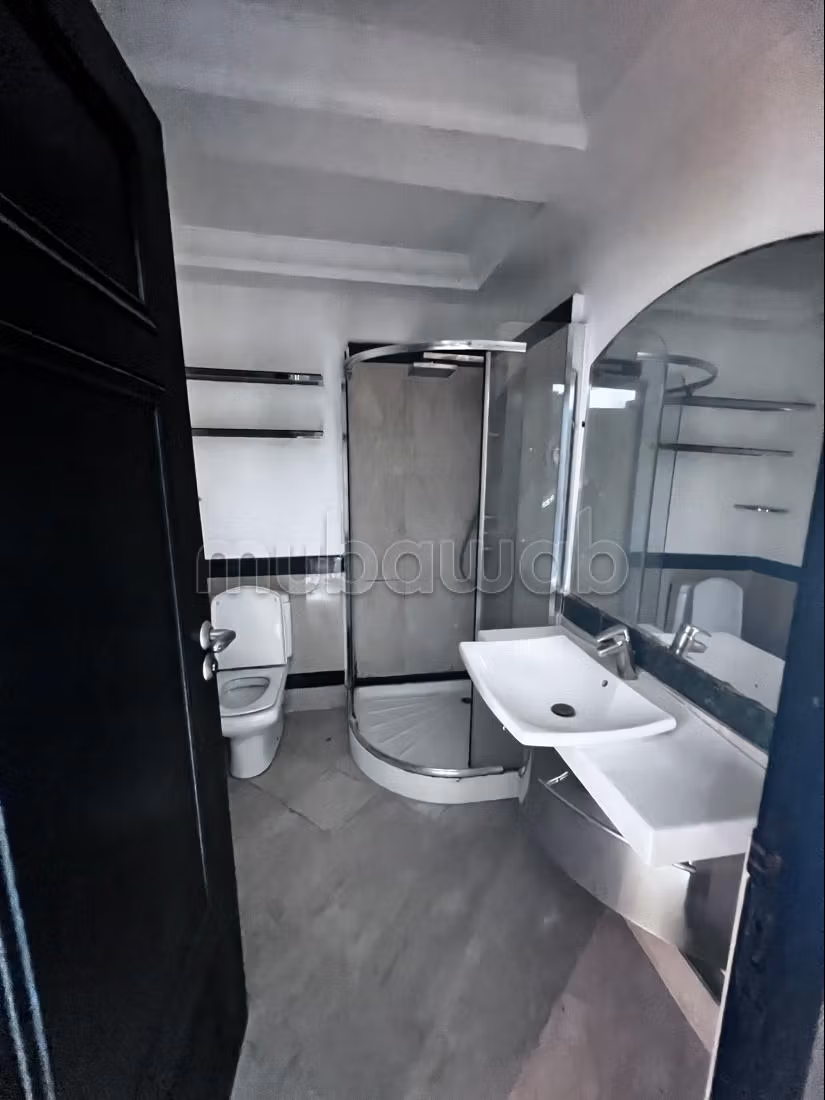Superbe appartement à vendre à Maârif. 3 chambres. Salon traditionnel marocain, résidence sécurisée