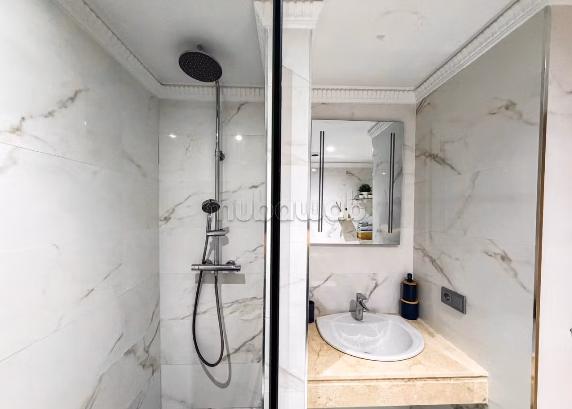 Studio di alta classe con terrazza privata