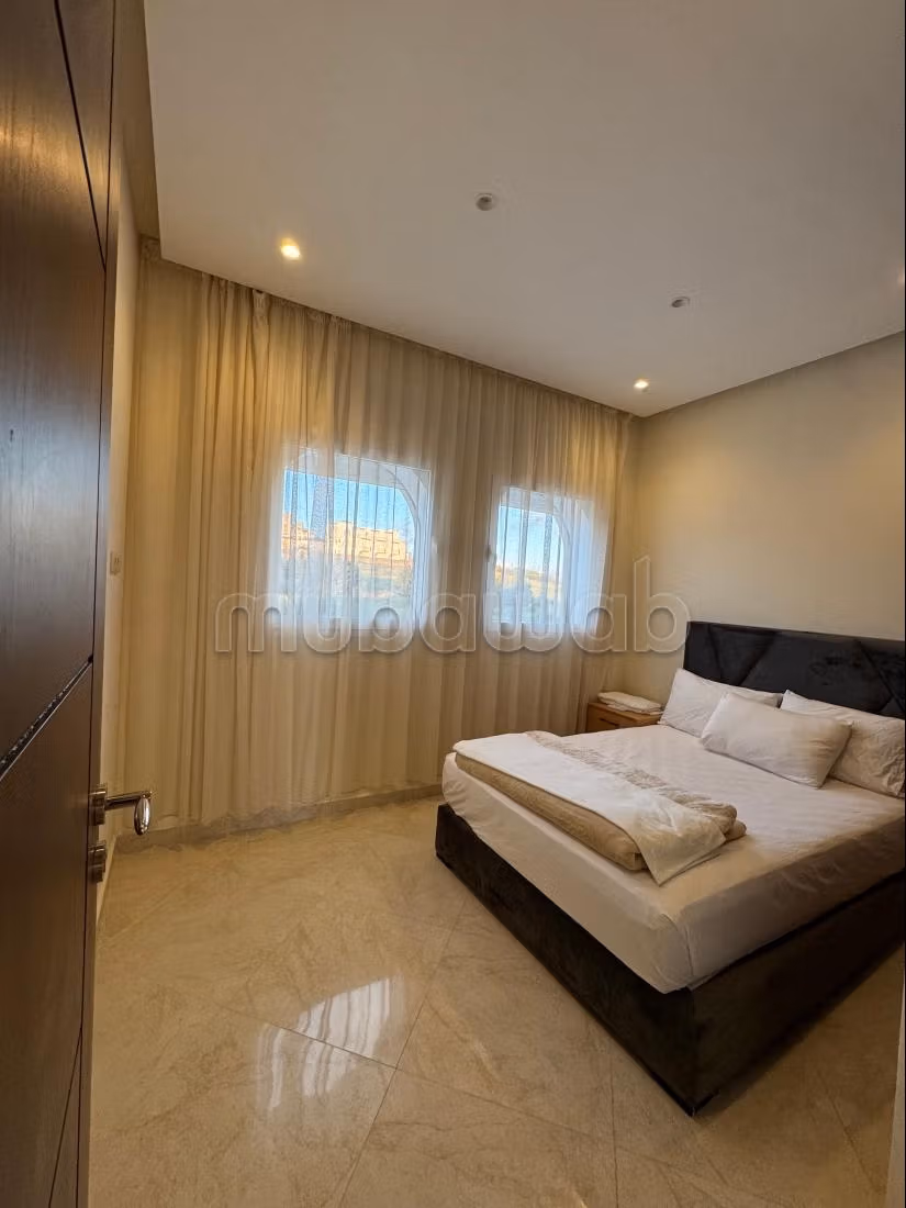 Affitta una camera a Manar. Superficie 370 m². Arredato