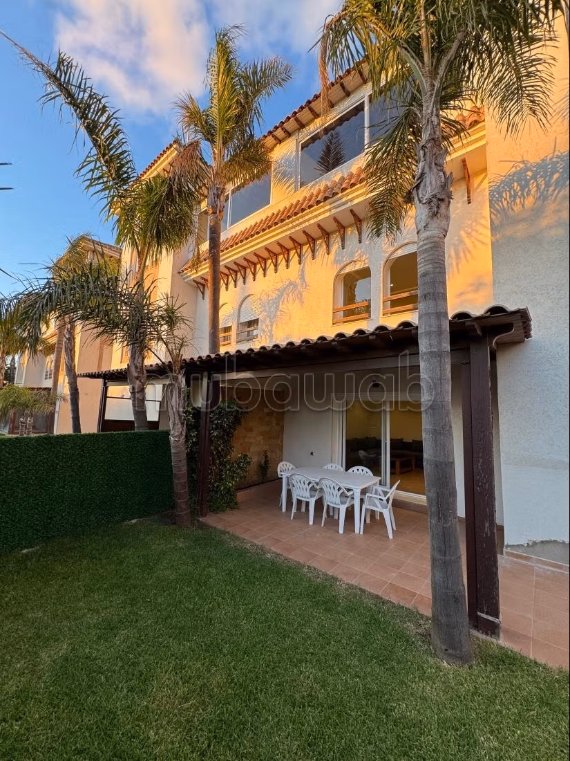 Affitta una camera a Manar. Superficie 370 m². Arredato