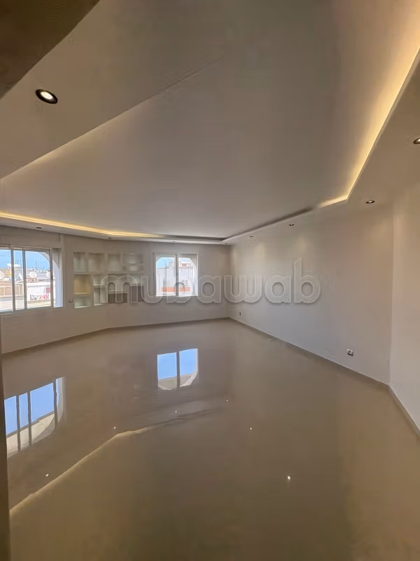 Bel appartement en location à Bourgogne Ouest, proche clinique Badr