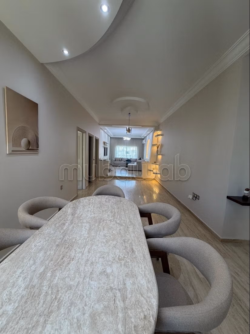 Très bel appartement en location à Val Fleury. 3 chambres agréables. Meublé — 4
