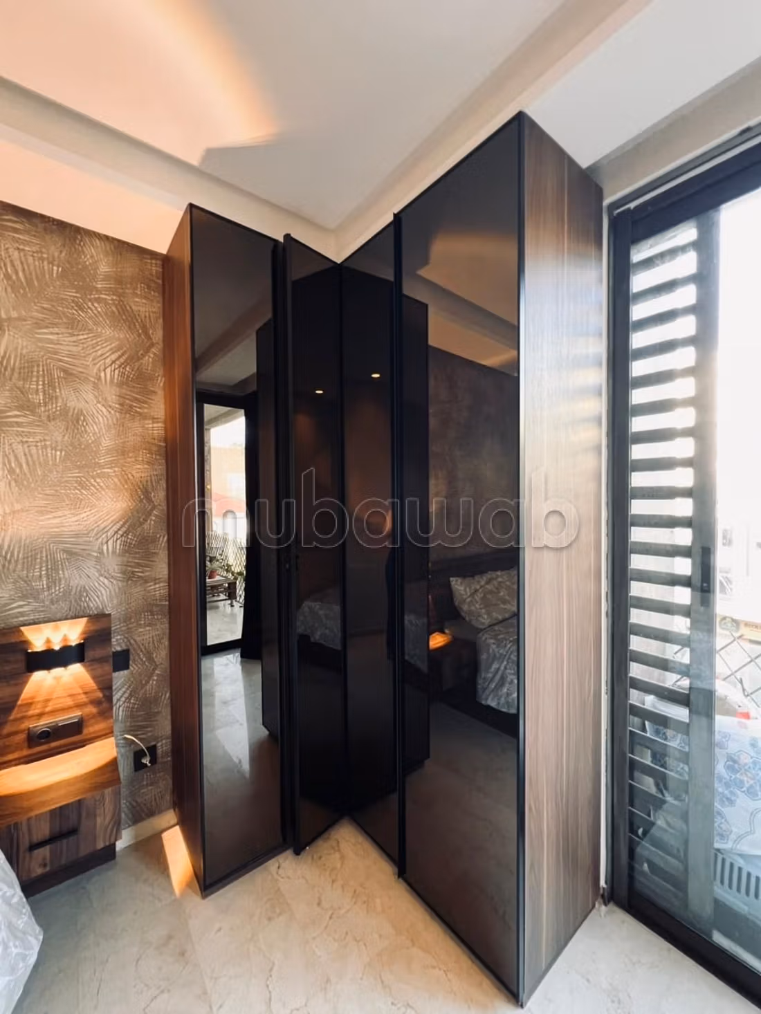 Superbe appartement à louer à Les Hôpitaux.
Superficie 45 m².
Bien meublé — 3