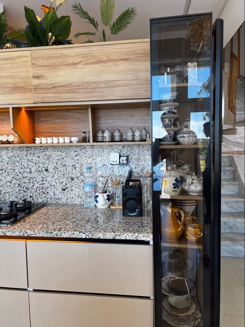 Luxury villas and houses for rent in Manar. 4 beautiful rooms. Safe residence equipped with satellite channel reception system.
