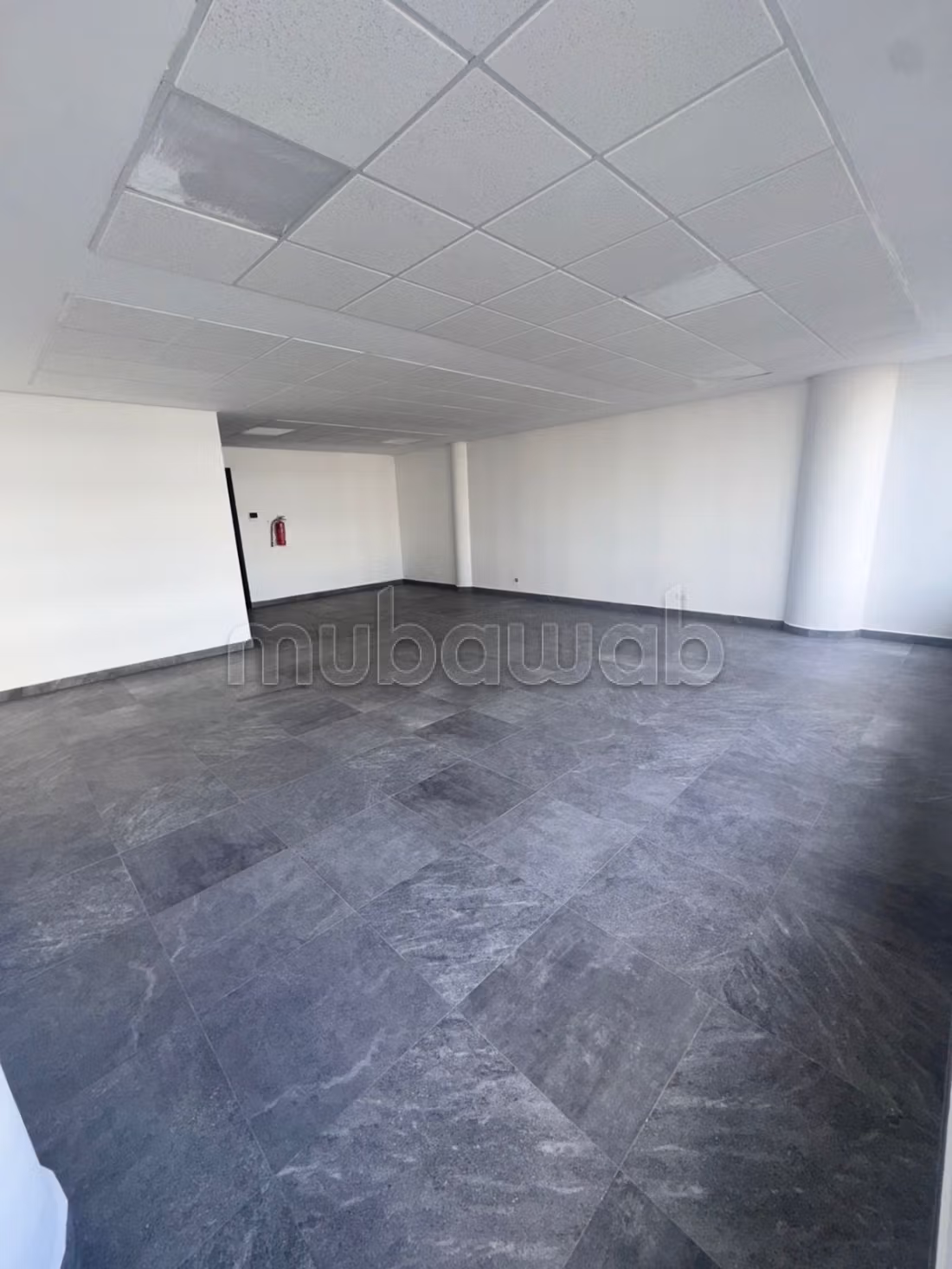 Beaux bureaux à louer à Casablanca Finance City. Surface totale 70 m². Ascenseur