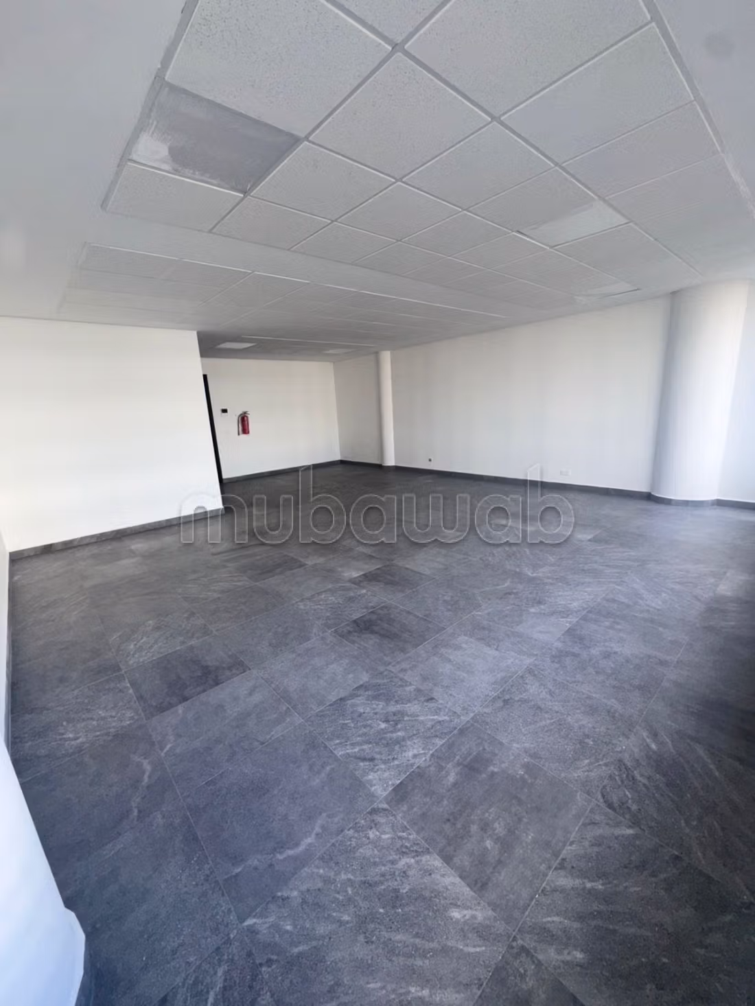 Beaux bureaux à louer à Casablanca Finance City. Surface totale 70 m². Ascenseur