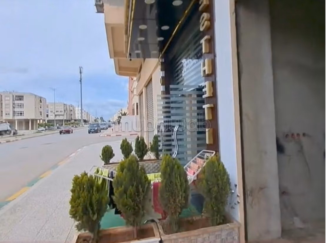 Local commercial à vendre à Al Hadiqa.
Surface de 51 m²