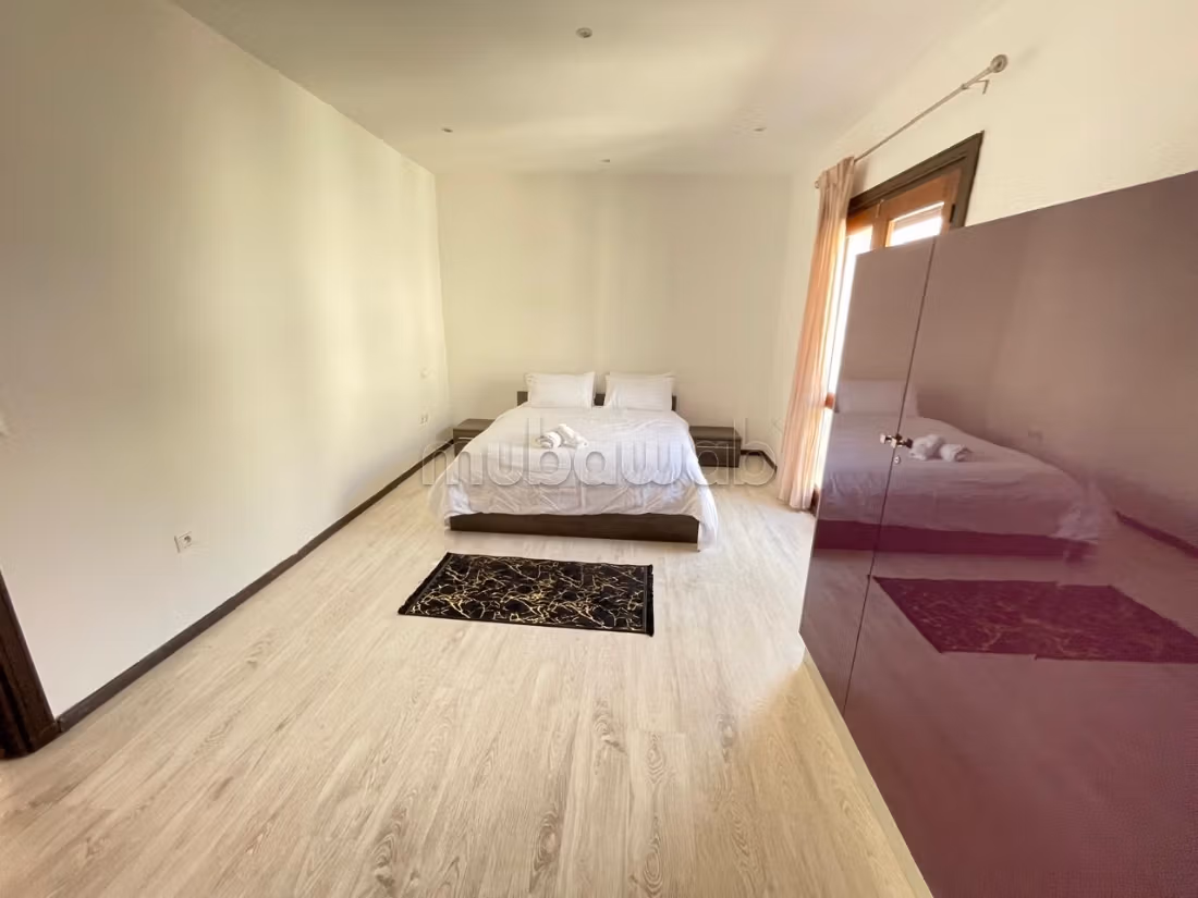 Charming house with swimming pool 300m from the beach