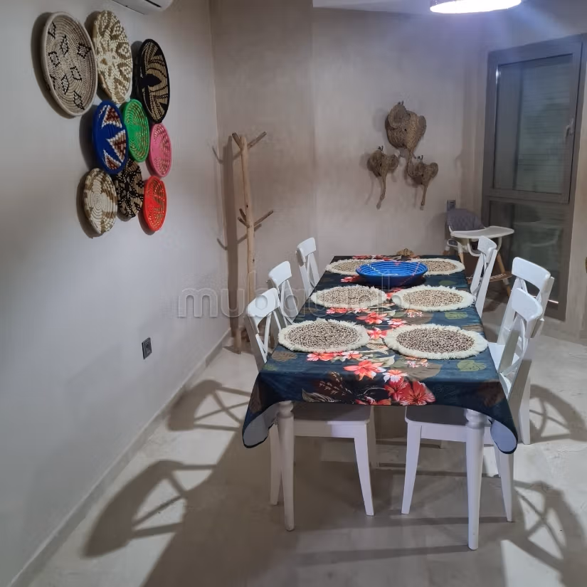 Appartement en location à Agdal. 
3 chambres agréables. 
Bien meublé
