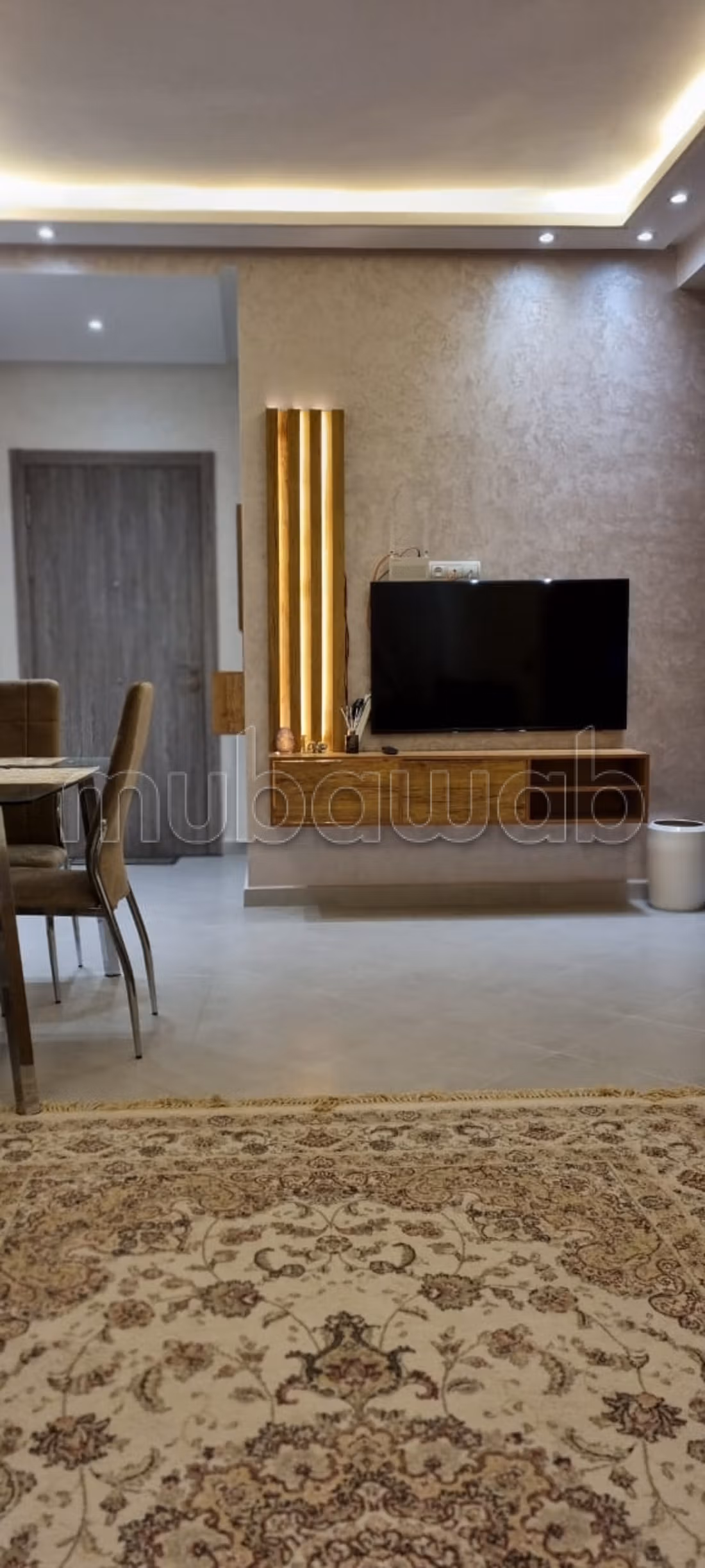Appartamento molto bello in affitto a Du Golf. 3 belle camere. arredato