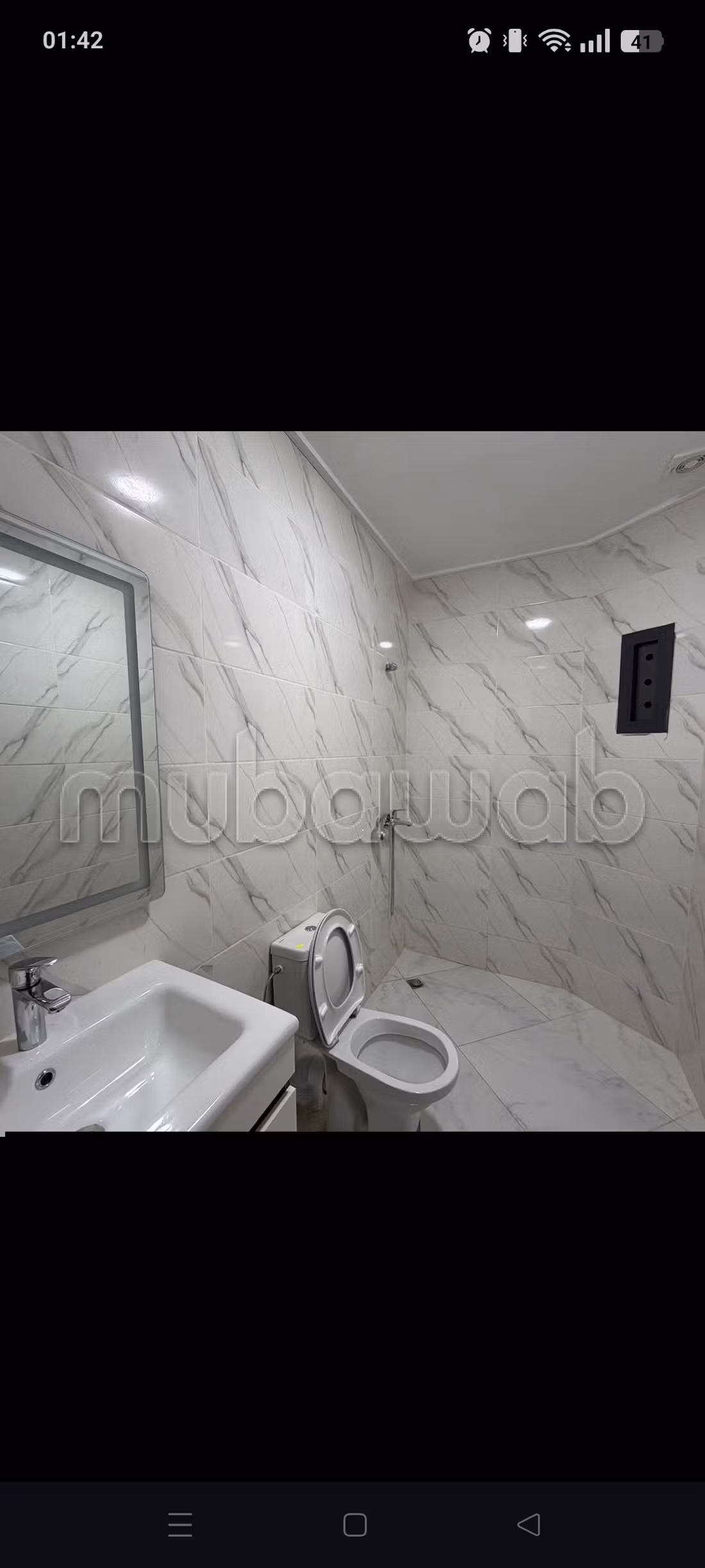 Appartement incroyable à vendre à Saidia. 2 chambres merveilleuses. Un emplacement magnifique surplombant la mer, porte sécurisée.
