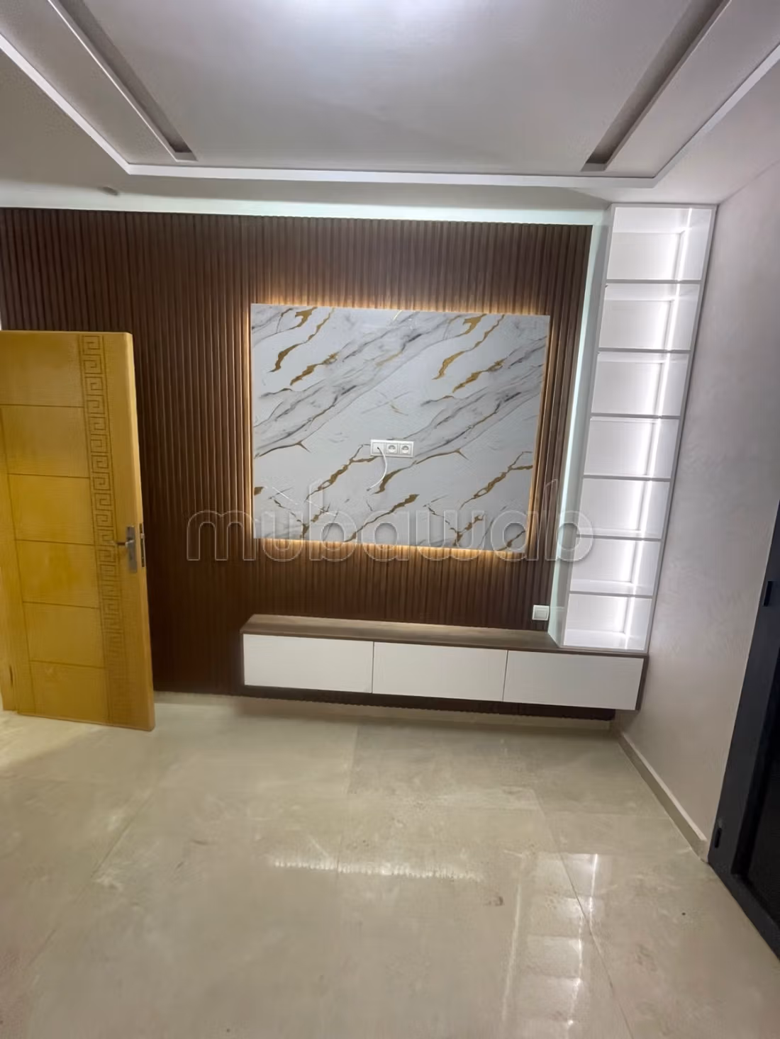 Appartement incroyable à vendre à Saidia. 2 chambres merveilleuses. Un emplacement magnifique surplombant la mer, porte sécurisée.