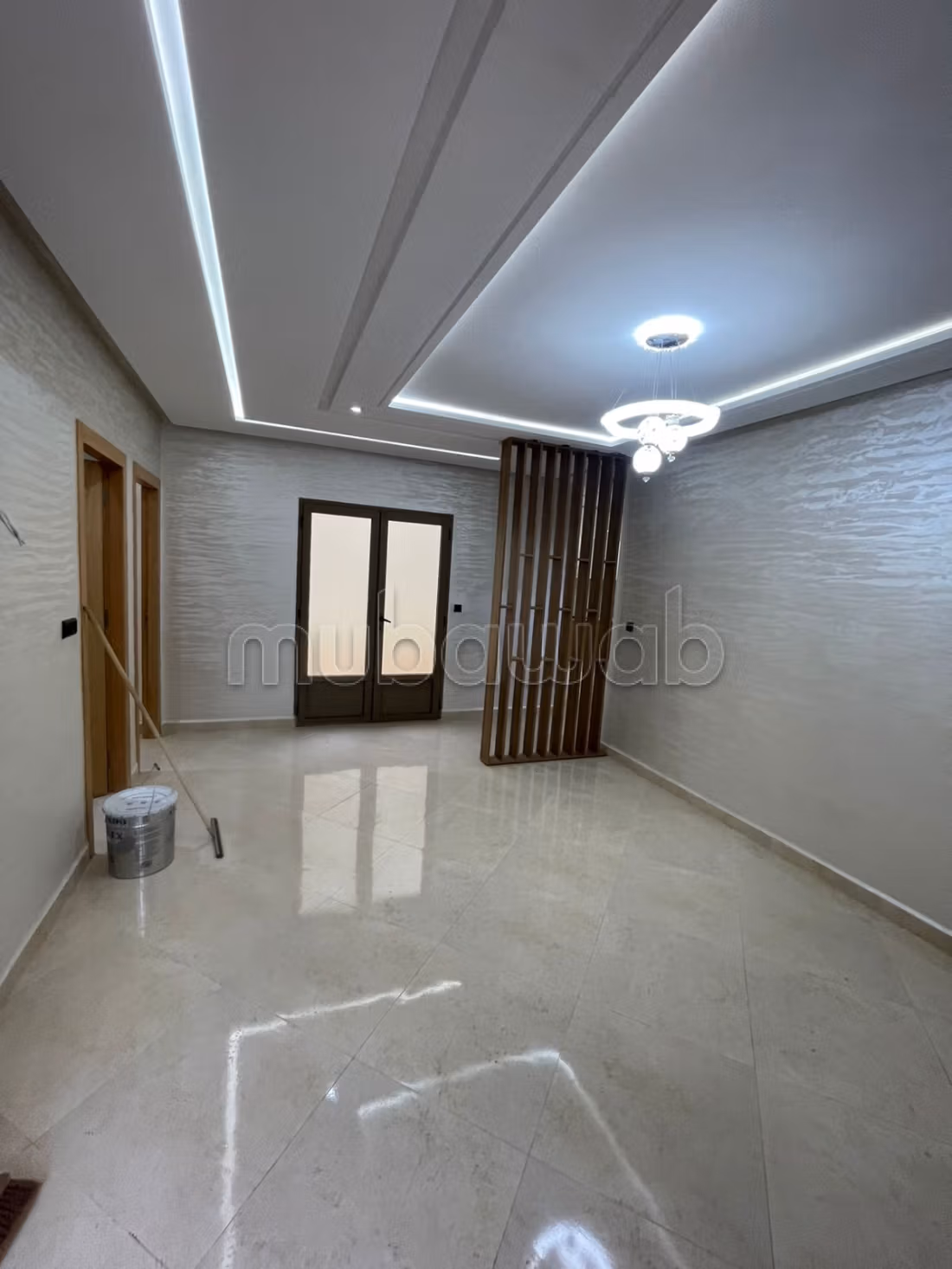 Appartement incroyable à vendre à Saidia. 2 chambres merveilleuses. Un emplacement magnifique surplombant la mer, porte sécurisée.