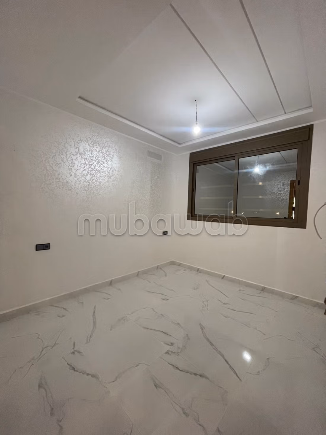 Appartement incroyable à vendre à Saidia. 2 chambres merveilleuses. Un emplacement magnifique surplombant la mer, porte sécurisée.