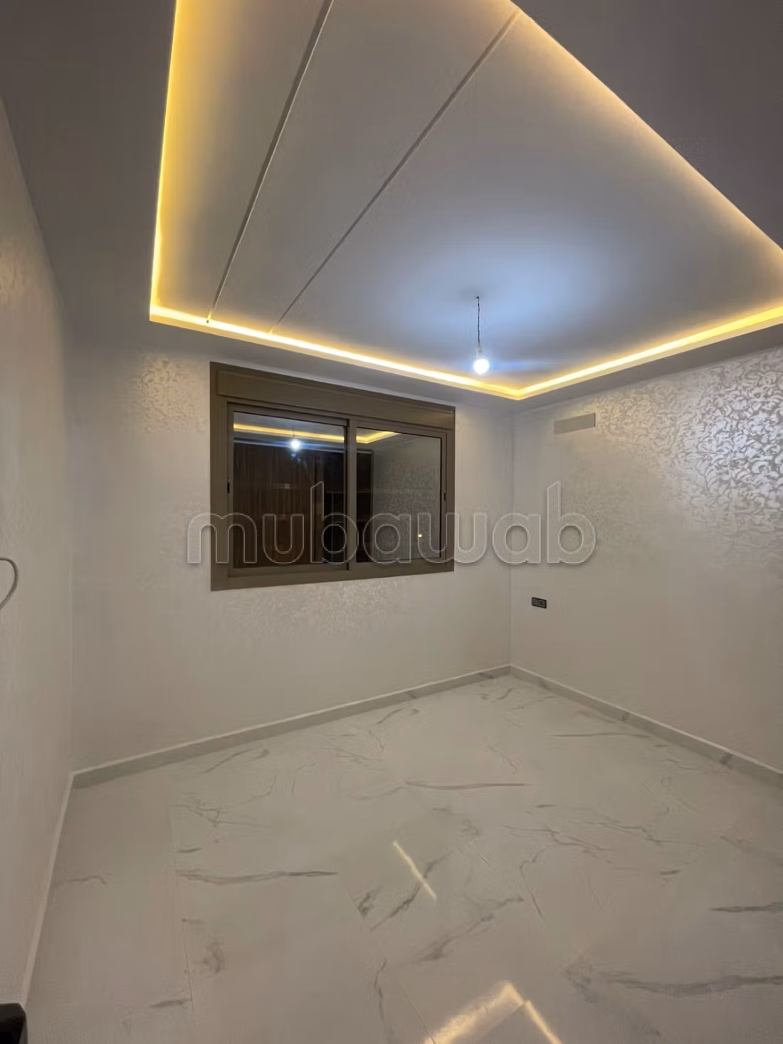 Appartement incroyable à vendre à Saidia. 2 chambres merveilleuses. Un emplacement magnifique surplombant la mer, porte sécurisée.