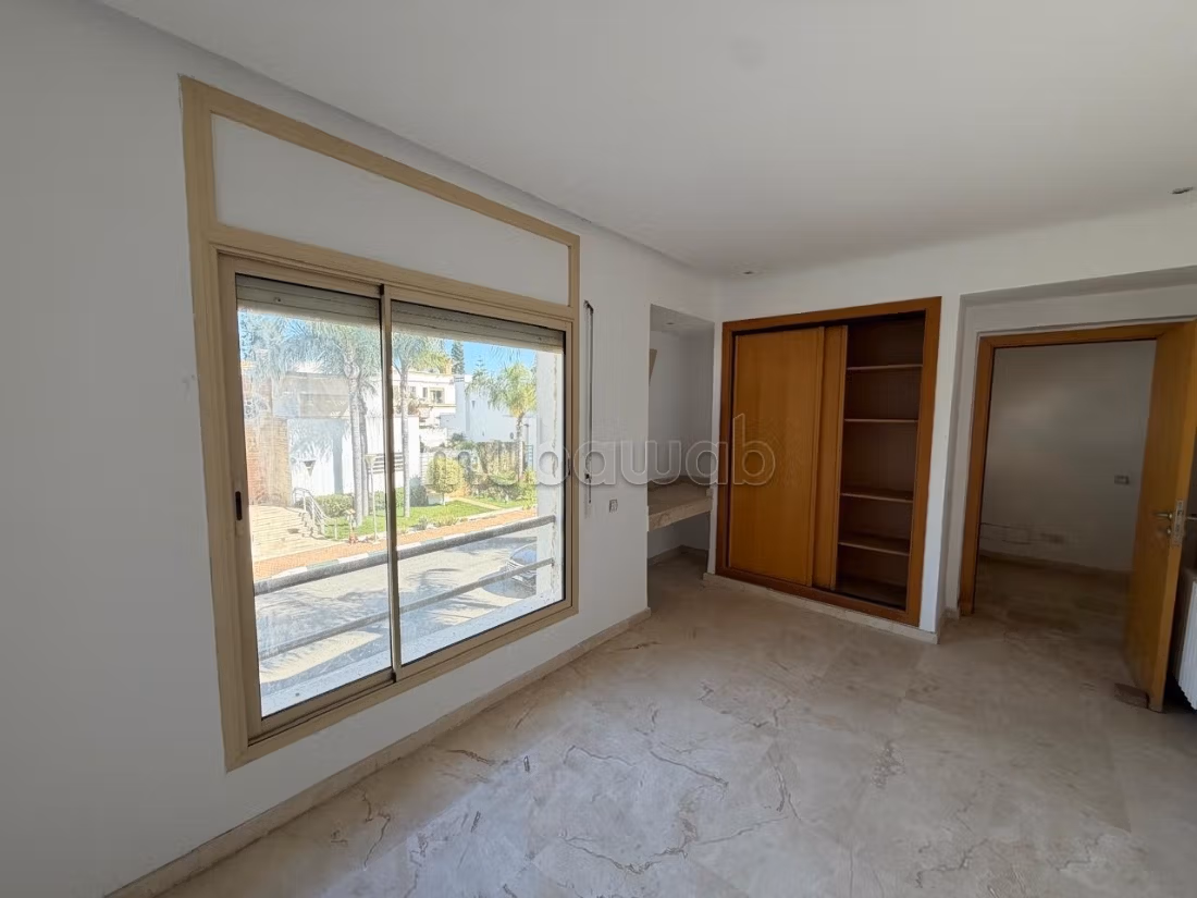 Villa propre et ensoleillée en résidence à vendre