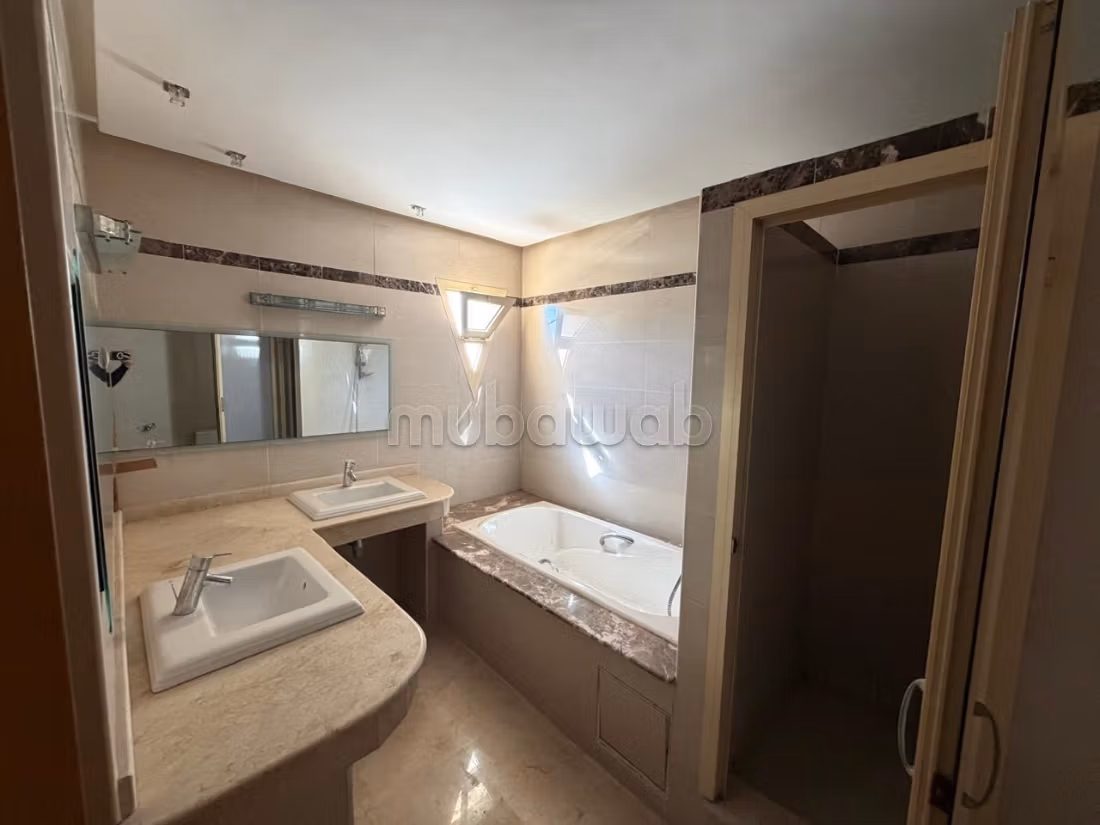 Villa propre et ensoleillée en résidence à vendre