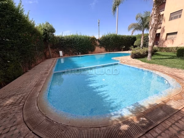 Muy bonito apartamento en alquiler en Hivernage. 2 habitaciones agradables. Bien amueblado