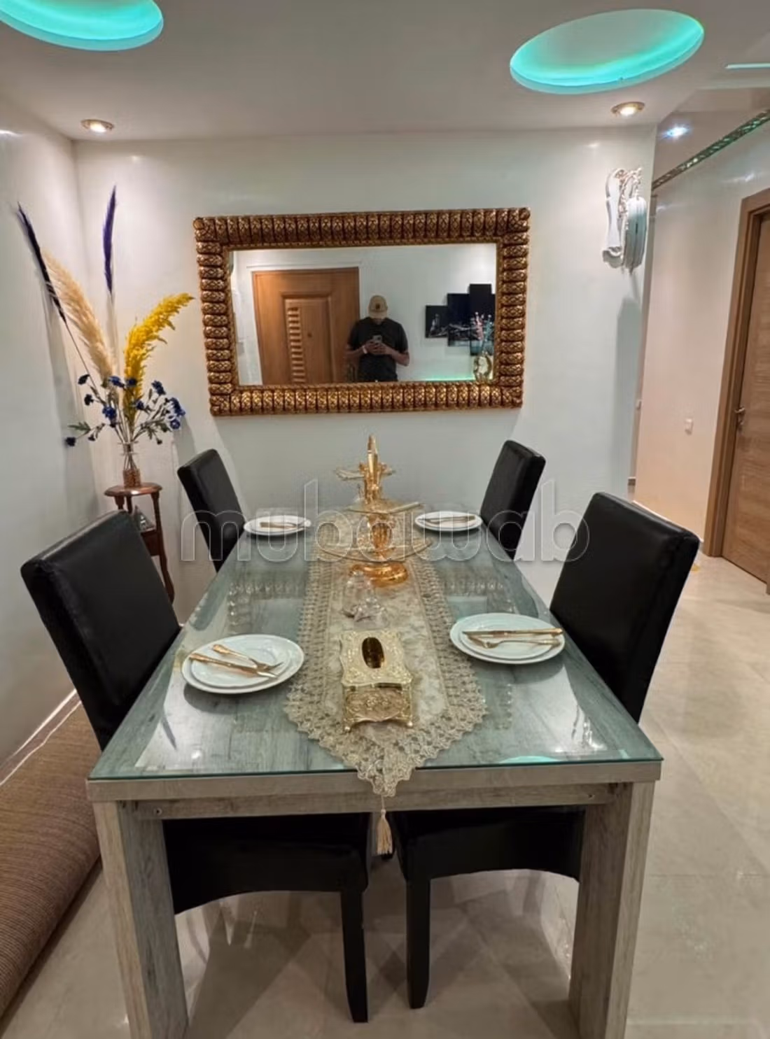 Superbe appartement à vendre à Route Amizmiz. 
2 belles chambres. 
Bien meublé — 5