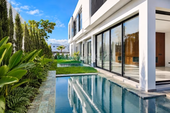 Vente Villa moderne 487m2 4chambres avec piscine 
Ain Diab, Casablanca