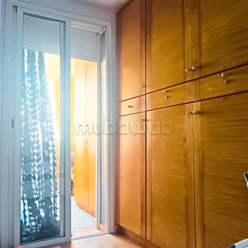 Apartamento en venta en la ciudad de Rahma. Superficie total de 95 m². Plaza de aparcamiento y ascensor