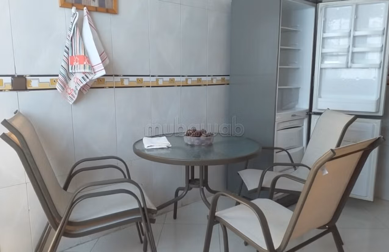 Appartement a louer a tanger avec garage 
situation centre ville — 5