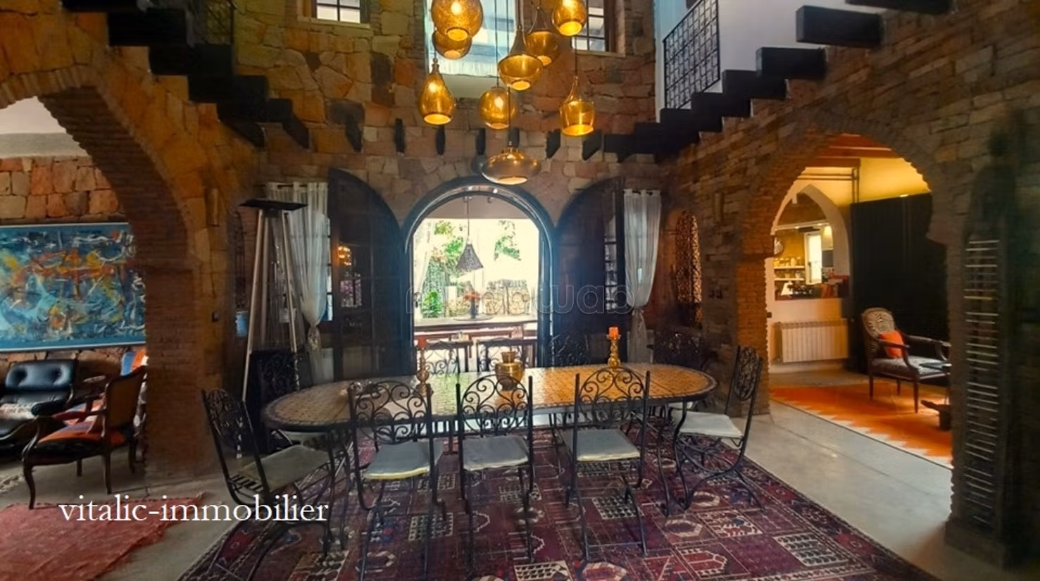 Charming recent villa with pool