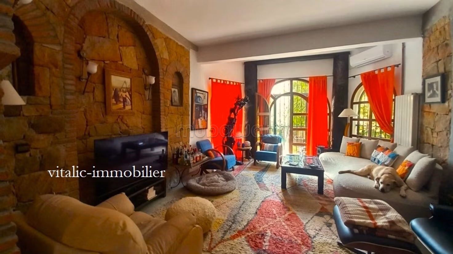 Charming recent villa with pool