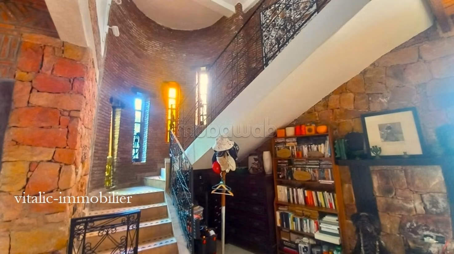 Charming recent villa with pool