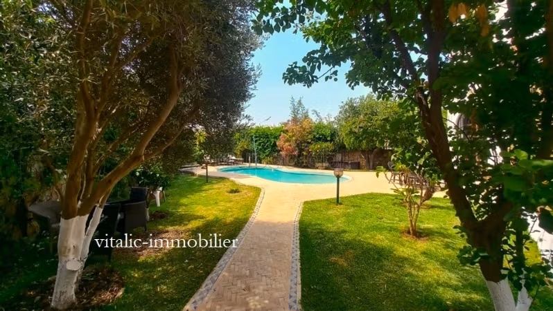 Jbilat charmante villa recente avec piscine