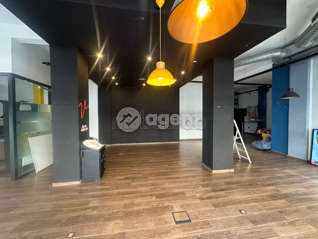 Comercio en alquiler 125 m² Burger Casablanca