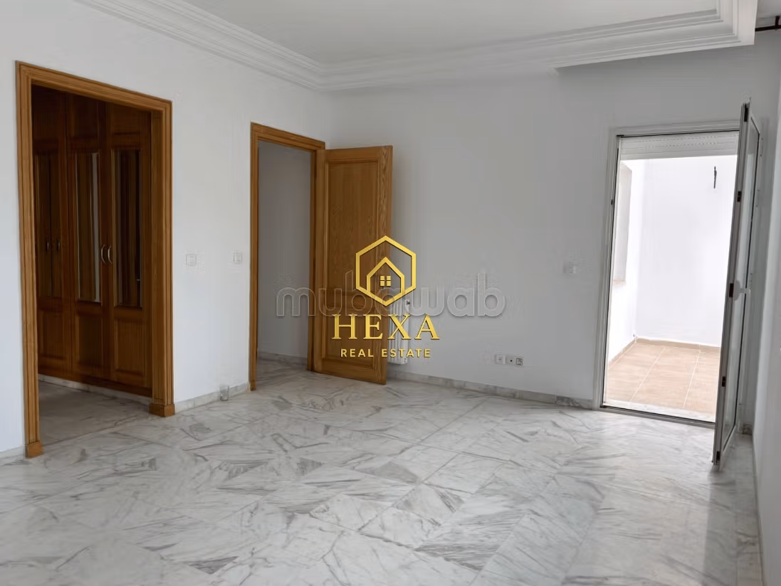 Triplex S5 with garden in Lac2