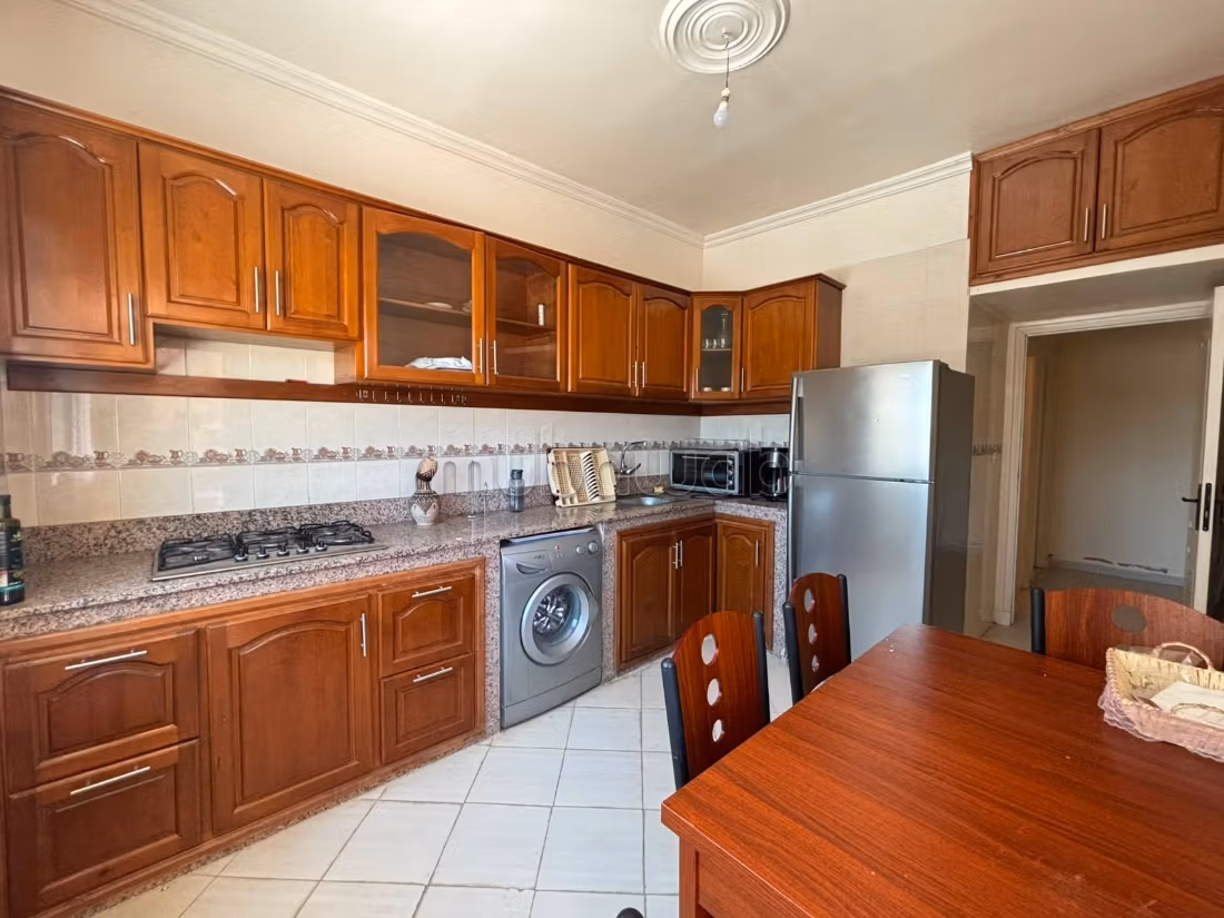 Gestoffeerd Appartement Te Koop - Wijk Moujahidine