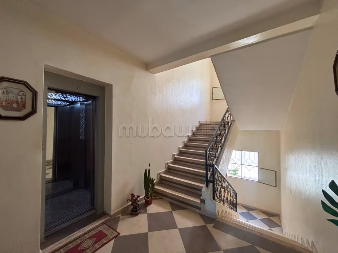 Gestoffeerd Appartement Te Koop - Wijk Moujahidine