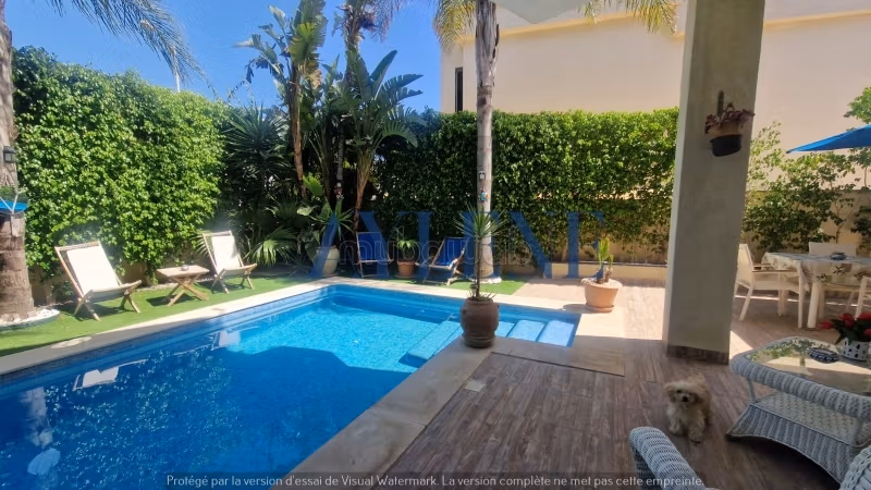 Une Villa avec piscine au lac 2