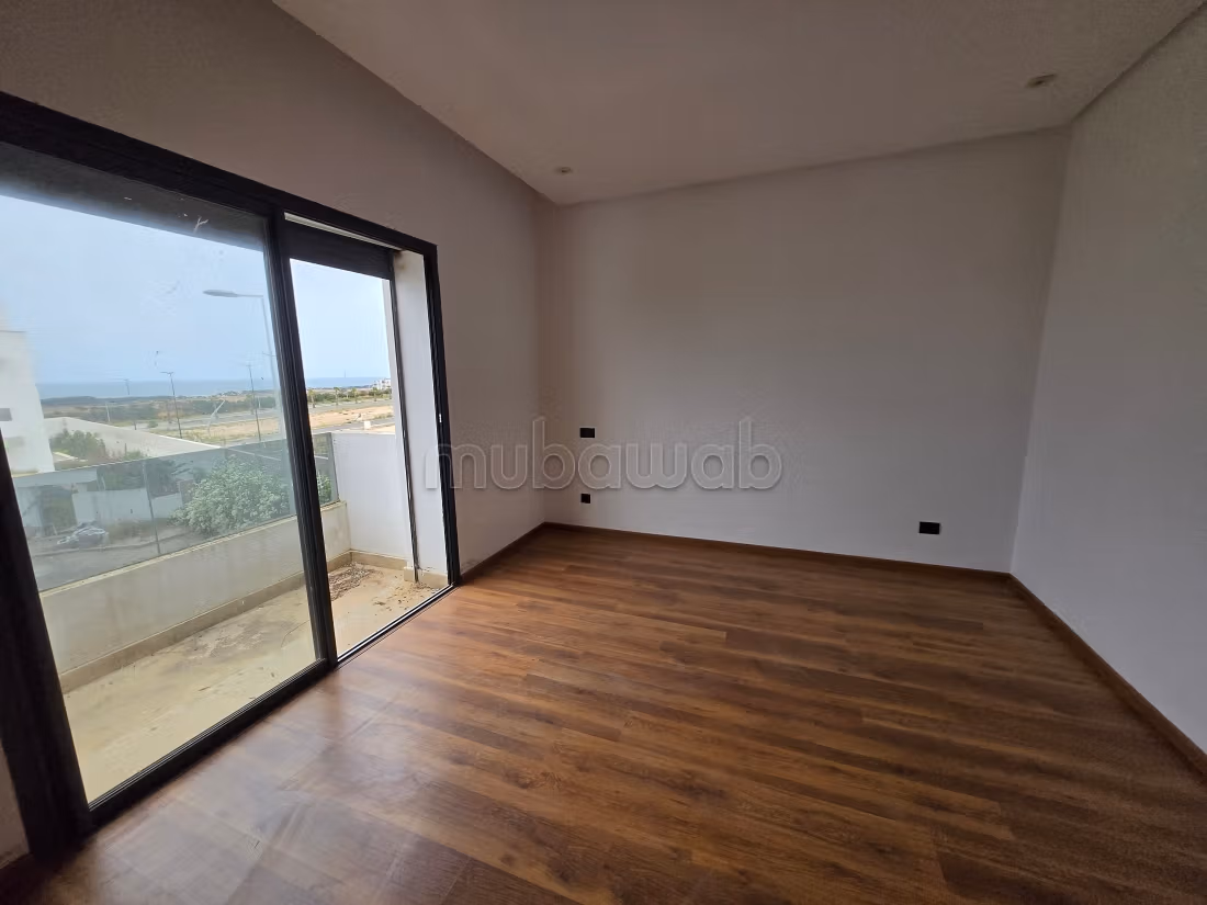 Villa di lusso in vendita a Dar Bouazza. 4 camere piacevoli. Bella terrazza e giardino