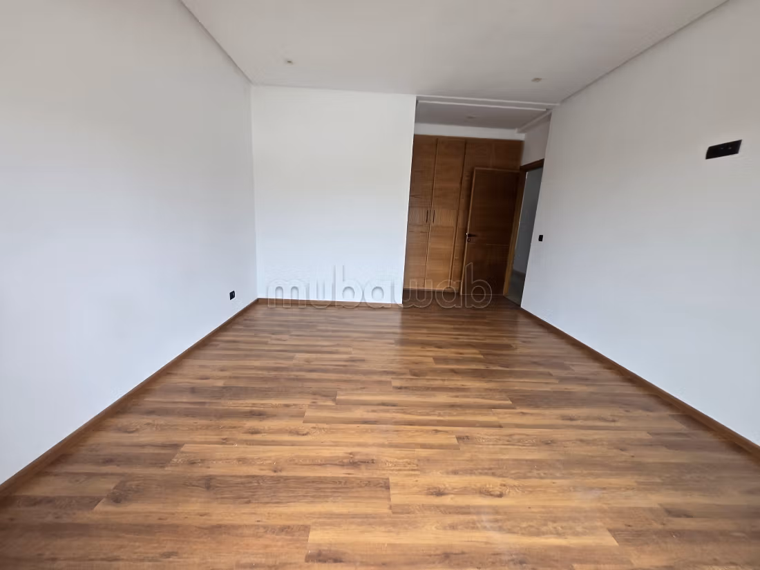 Villa di lusso in vendita a Dar Bouazza. 4 camere piacevoli. Bella terrazza e giardino