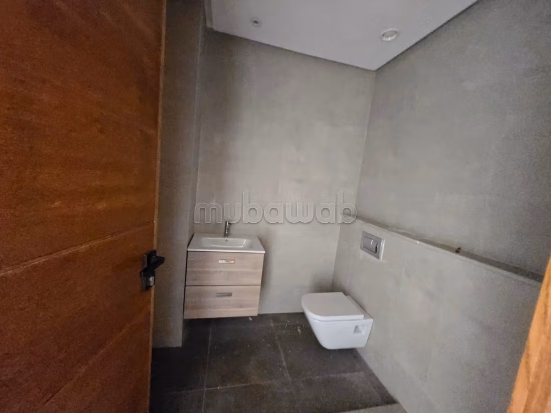 Villa di lusso in vendita a Dar Bouazza. 4 camere piacevoli. Bella terrazza e giardino