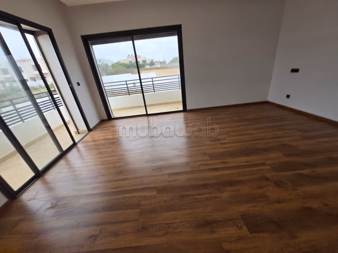 Villa di lusso in vendita a Dar Bouazza. 4 camere piacevoli. Bella terrazza e giardino