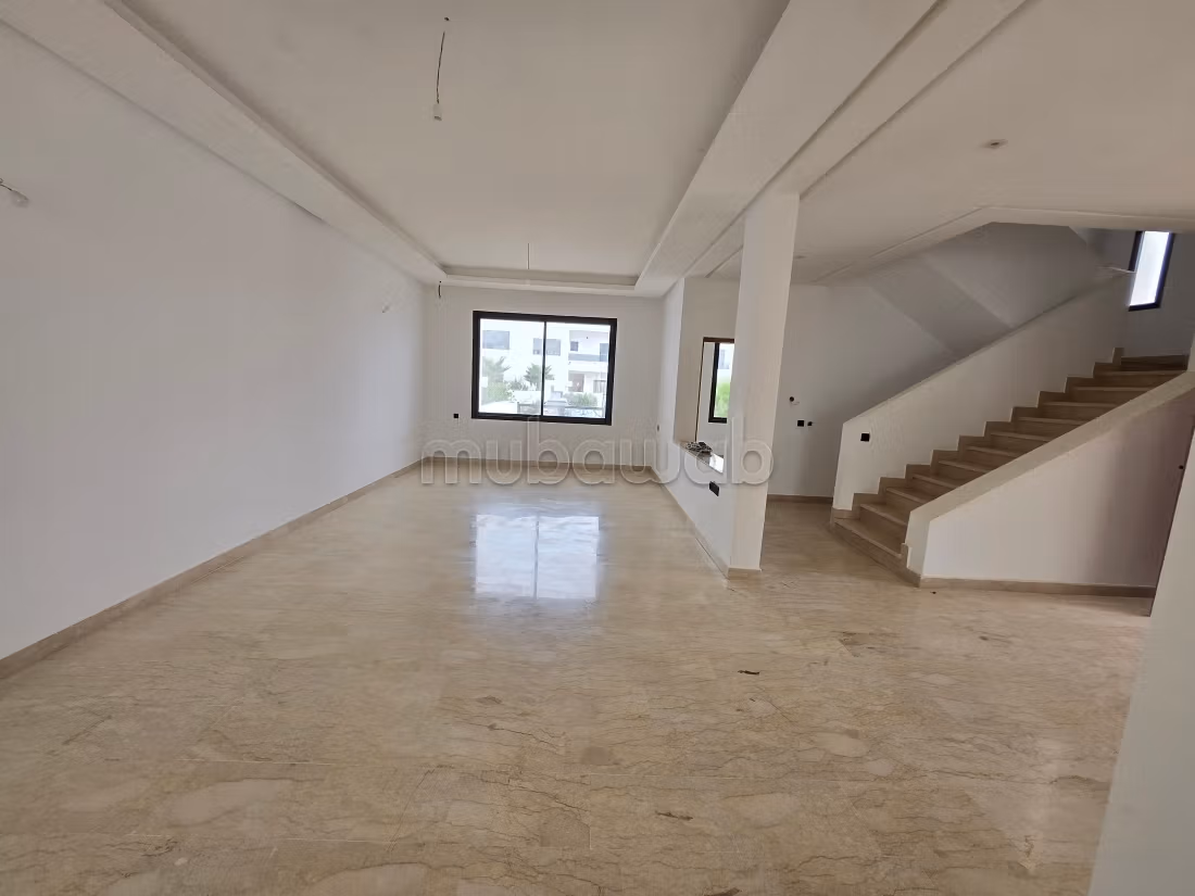Villa di lusso in vendita a Dar Bouazza. 4 camere piacevoli. Bella terrazza e giardino
