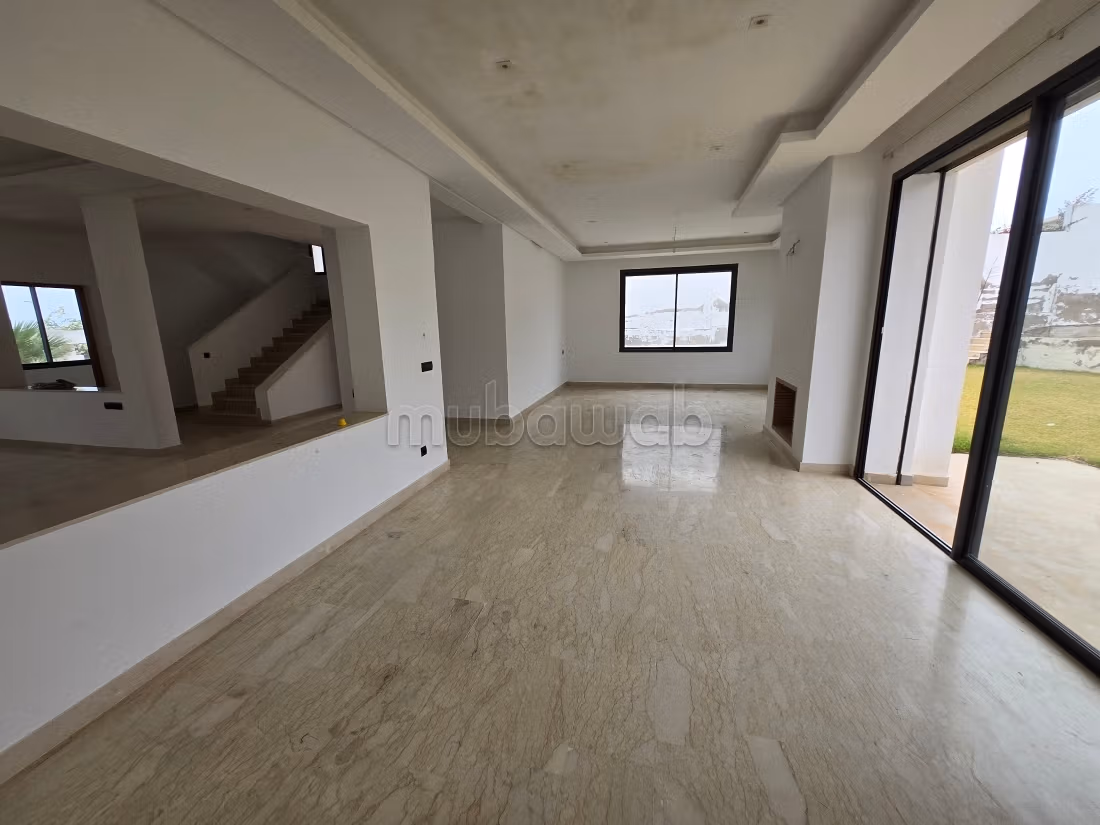 Villa di lusso in vendita a Dar Bouazza. 4 camere piacevoli. Bella terrazza e giardino