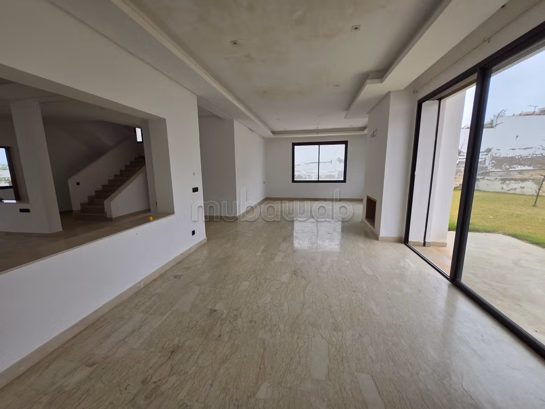 Villa di lusso in vendita a Dar Bouazza. 4 camere piacevoli. Bella terrazza e giardino