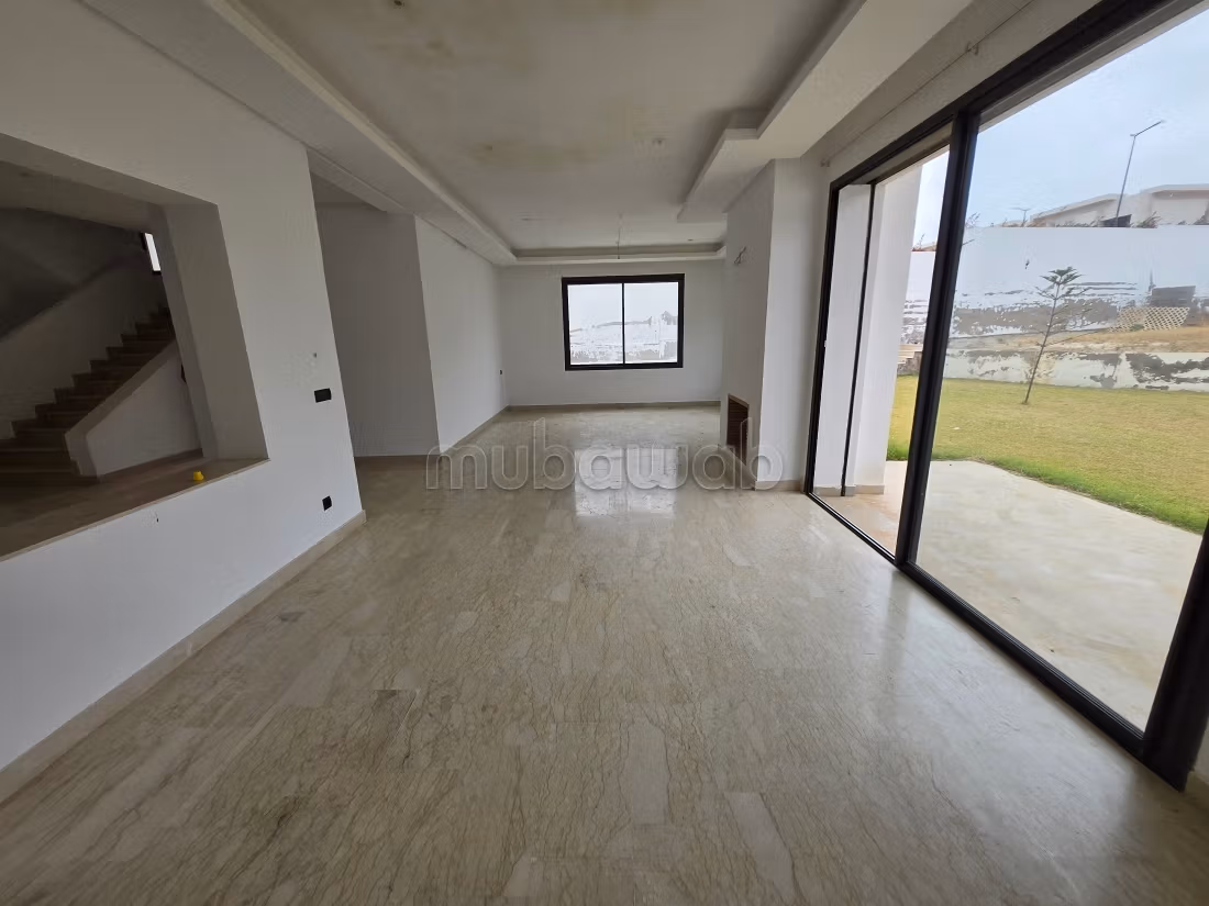 Villa di lusso in vendita a Dar Bouazza. 4 camere piacevoli. Bella terrazza e giardino